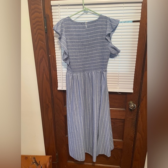 CUPSHE Pinstripe Smocked Maxi Dress - Picture 3 of 5